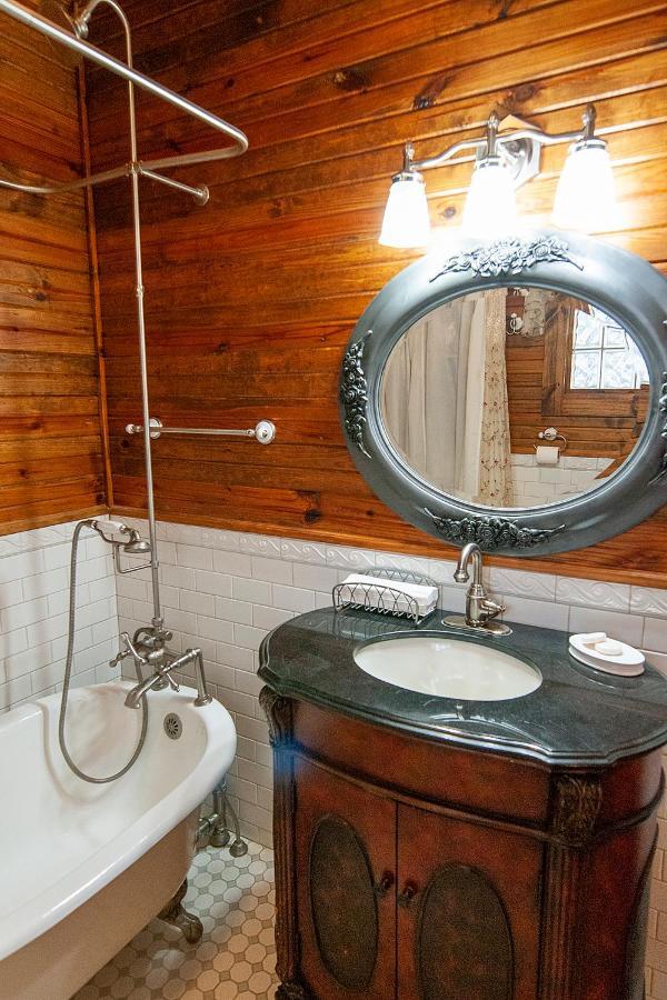 Dabbs Hotel Bed And Breakfast Llano Екстер'єр фото