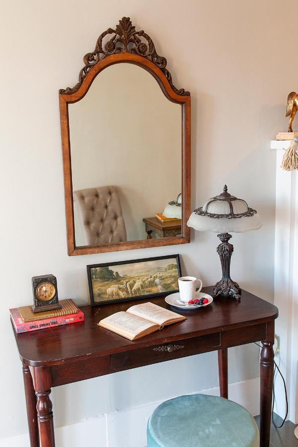 Dabbs Hotel Bed And Breakfast Llano Екстер'єр фото