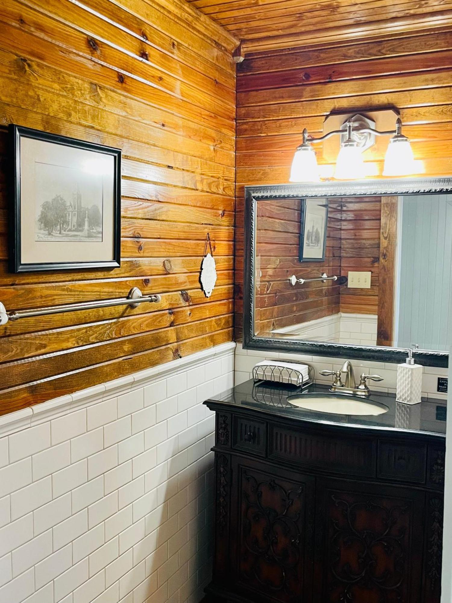Dabbs Hotel Bed And Breakfast Llano Екстер'єр фото