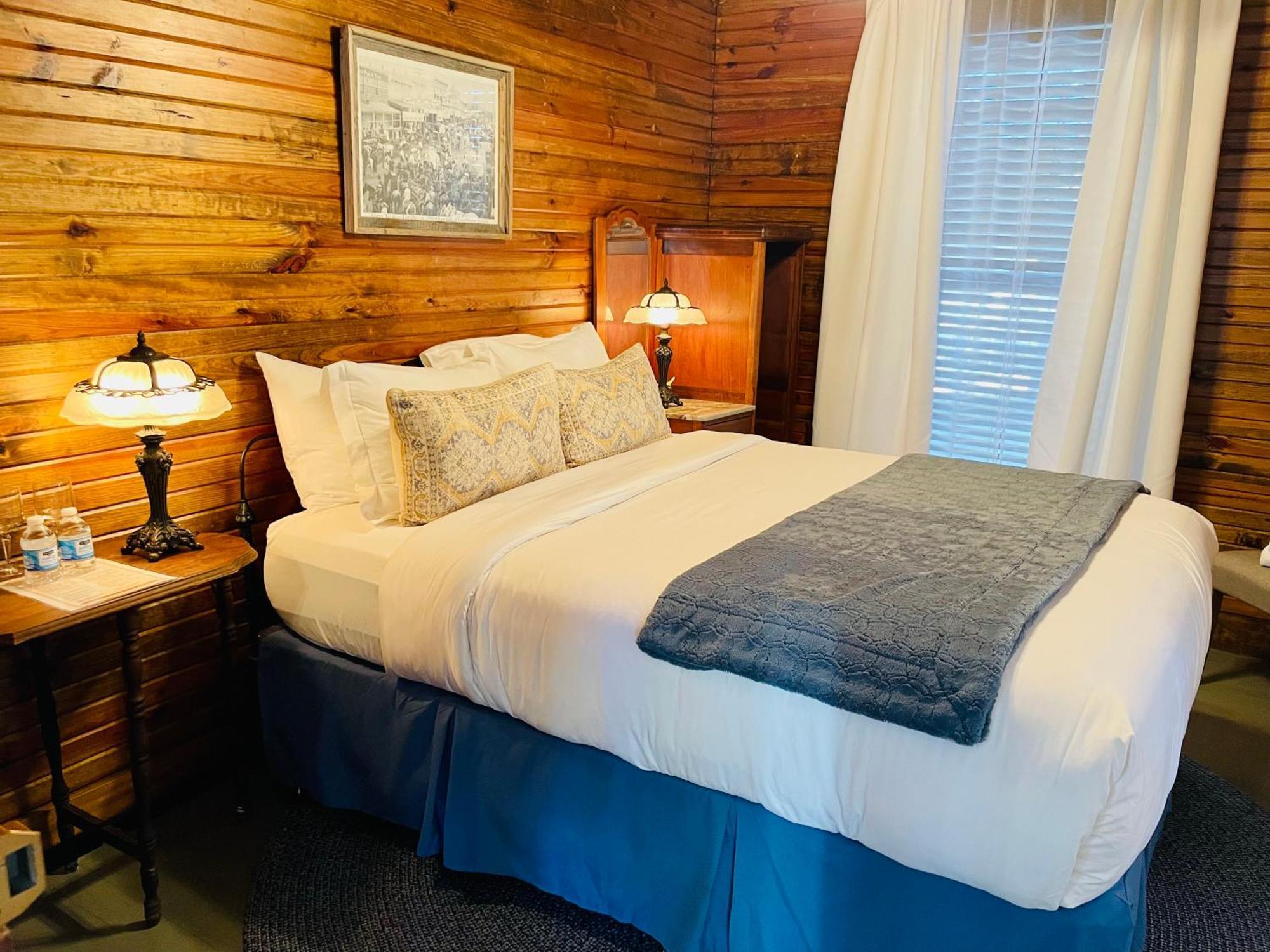 Dabbs Hotel Bed And Breakfast Llano Екстер'єр фото